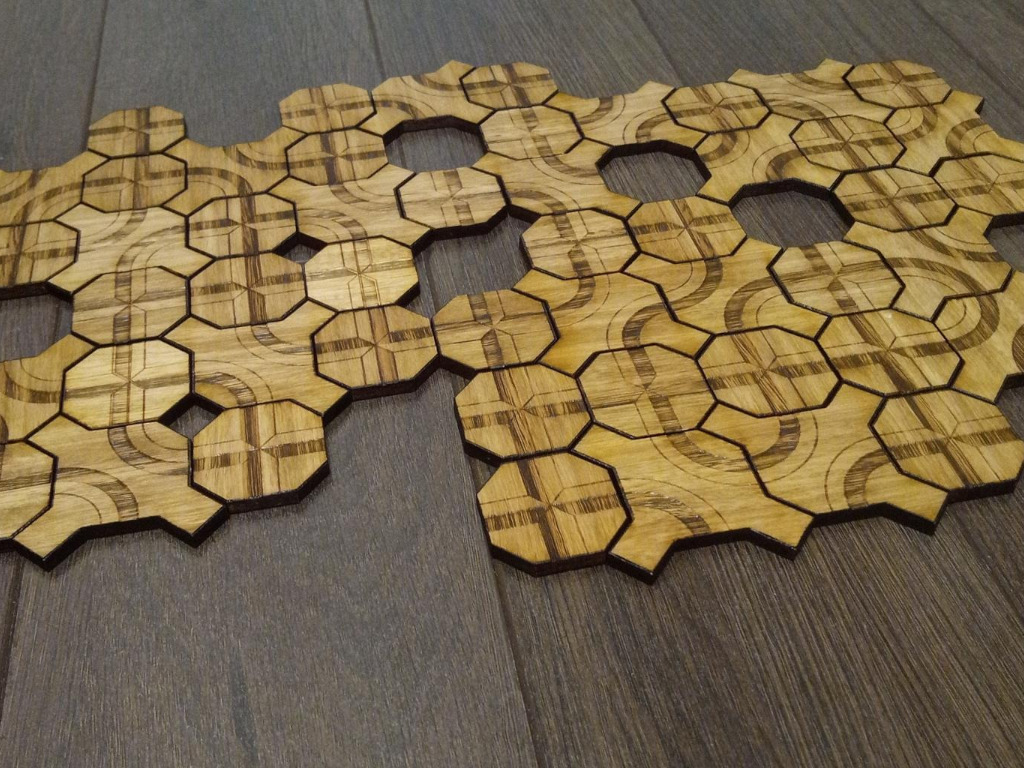 Des tuiles en bois.